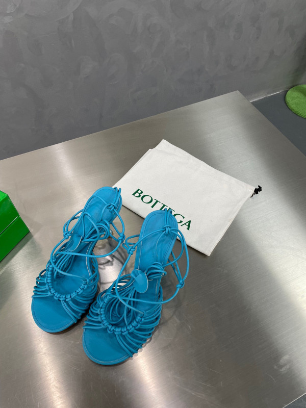 Bo*te*ga ve*ne*ta dot