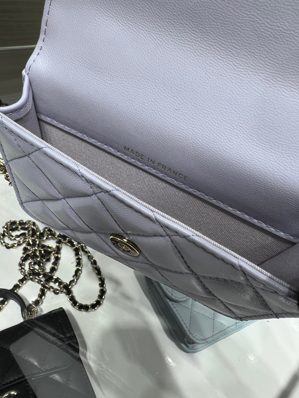 CL FLAP COIN PURSE WITH CHAIN