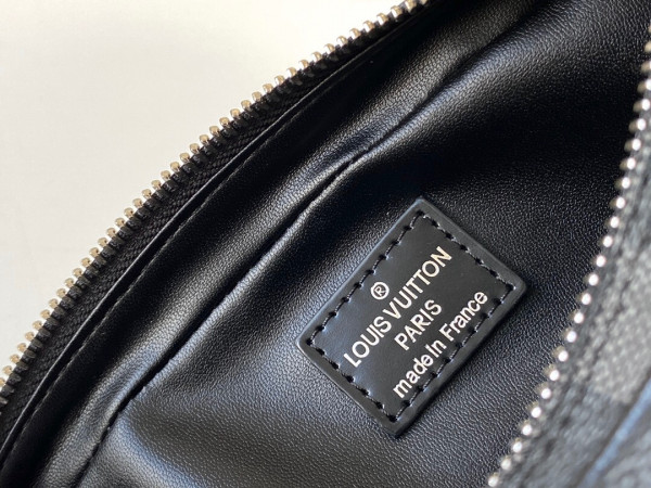 l**is V*t*n toiletry pouch pm