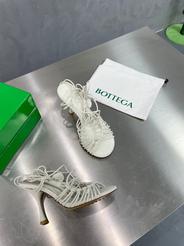 Bo*te*ga ve*ne*ta dot