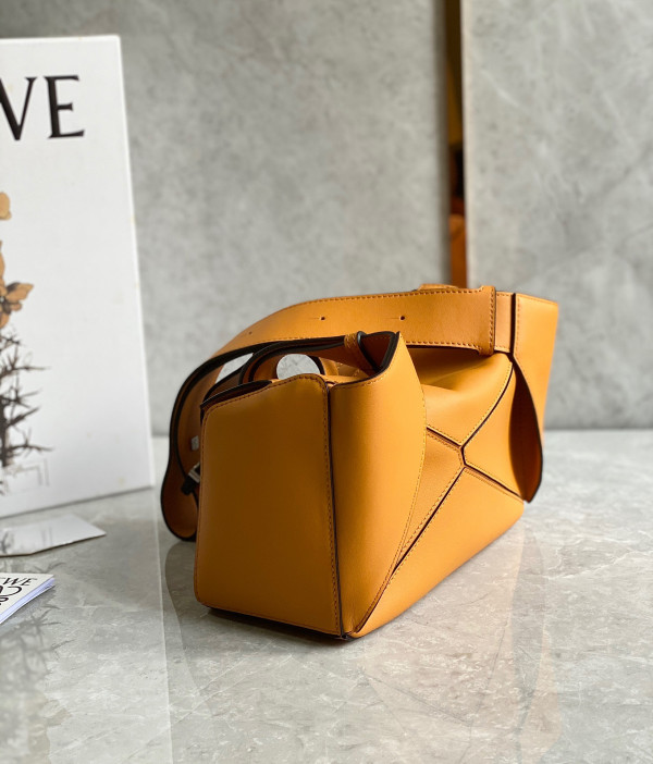 LOEWE Small Puzzle Bumbag-24*16*10.5cm