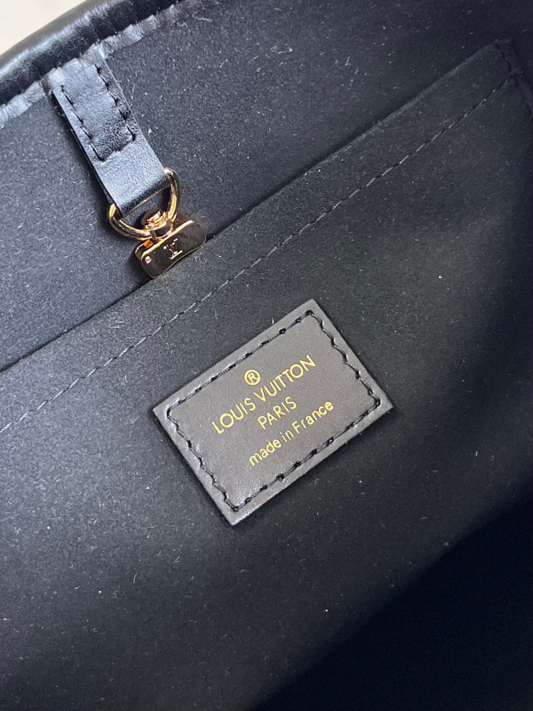 l**is V*t*n petit bucket