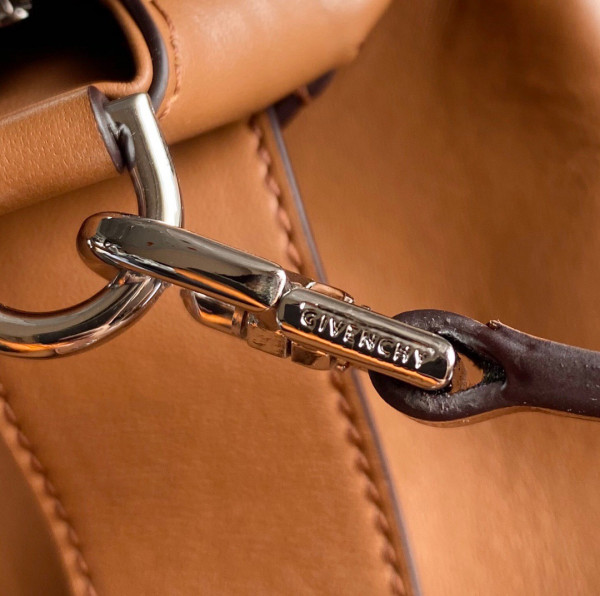 GIVENCHY ANTIGONA SOFT