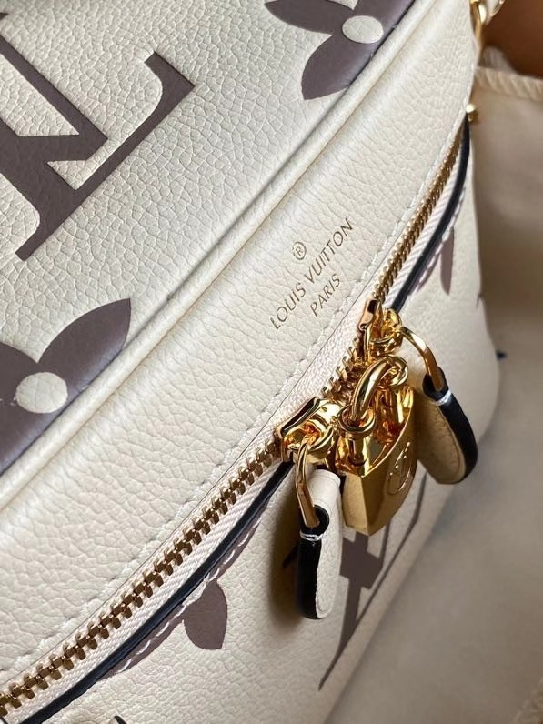 l**is V*t*n vanity pm