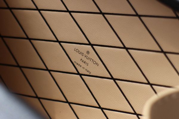 l**is V*t*n since 1854 petite malle