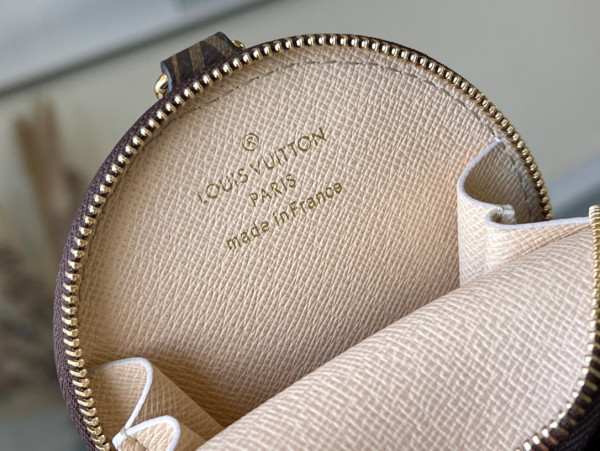 l**is V*t*n maxi multi pochette accessoires