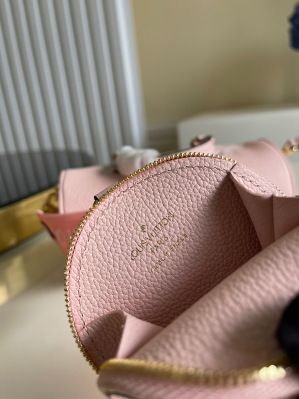 l**is V*t*n papillon bb