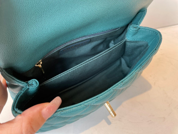 CL FLAP BAG WITH TOP HANDLE