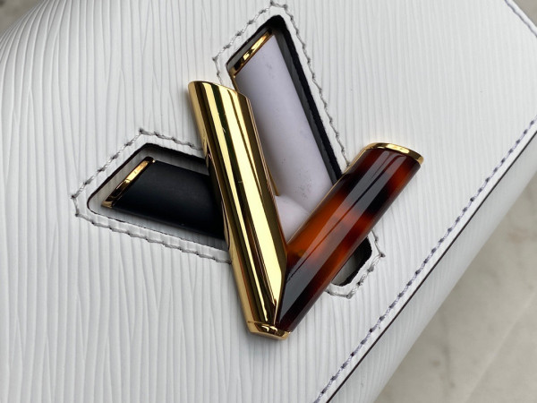 l**is V*t*n twist pm