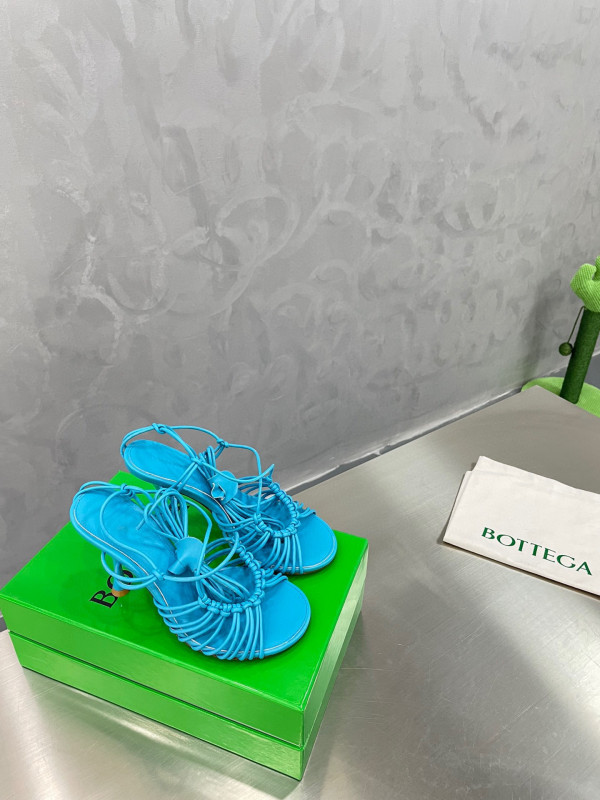 Bo*te*ga ve*ne*ta dot