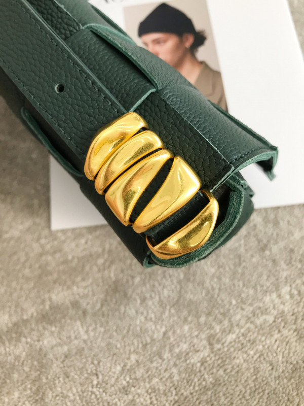 Bo*te*ga ve*ne*ta cassette