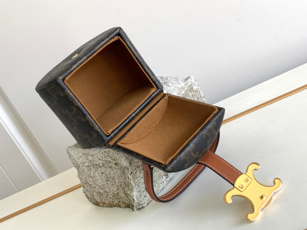 Ce**e round box triomphe