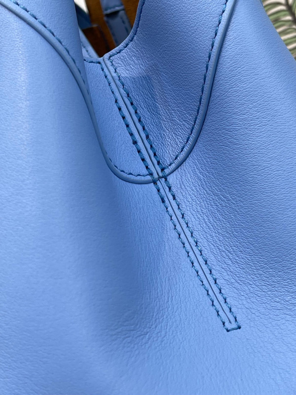 LOEWE Hammock Nugget bag