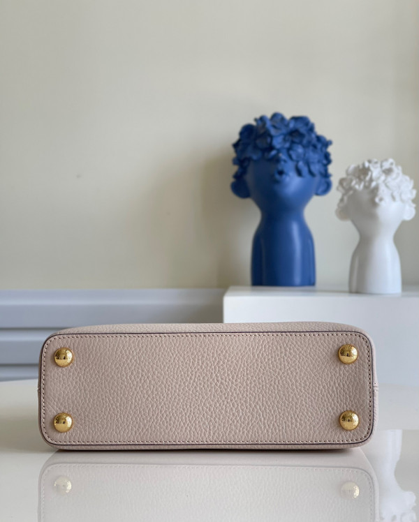 l**is V*t*n capucines bb