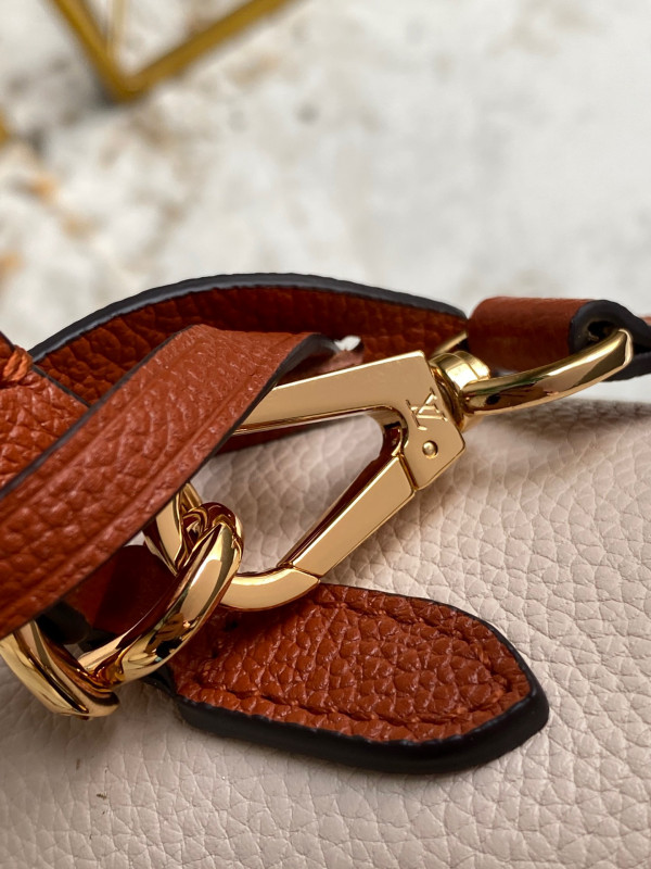 l**is V*t*n lockme ever bb