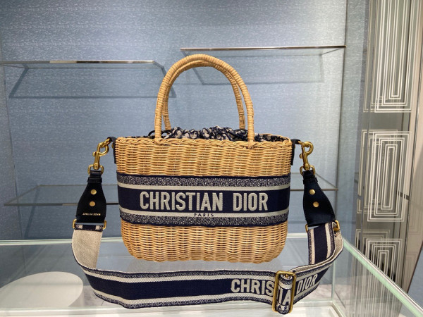 D*or wicker basket bag