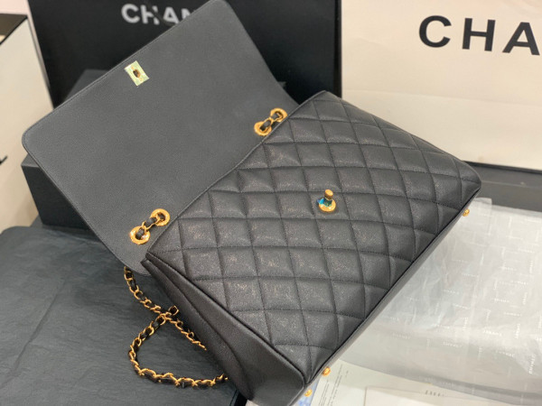 CL FLAP BAG CAVIAR