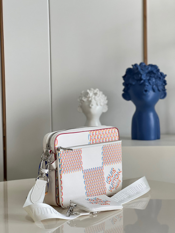 l**is V*t*n trio messenger