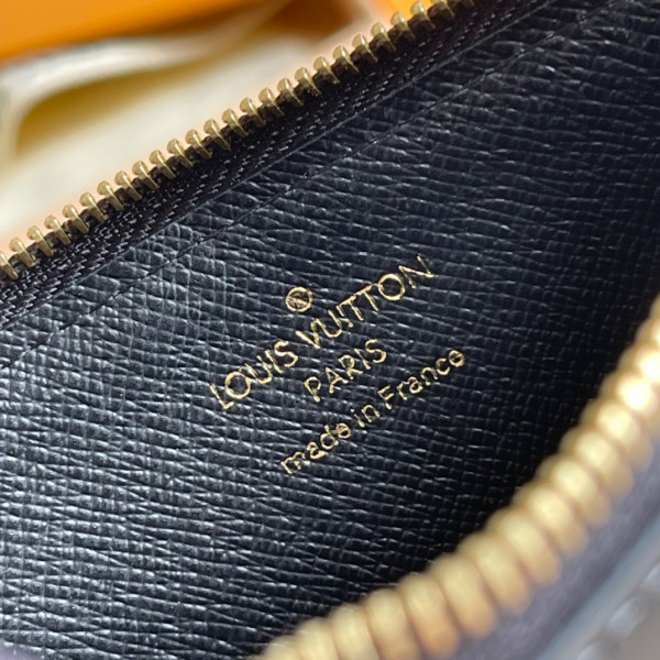 l**is V*t*n slim purse