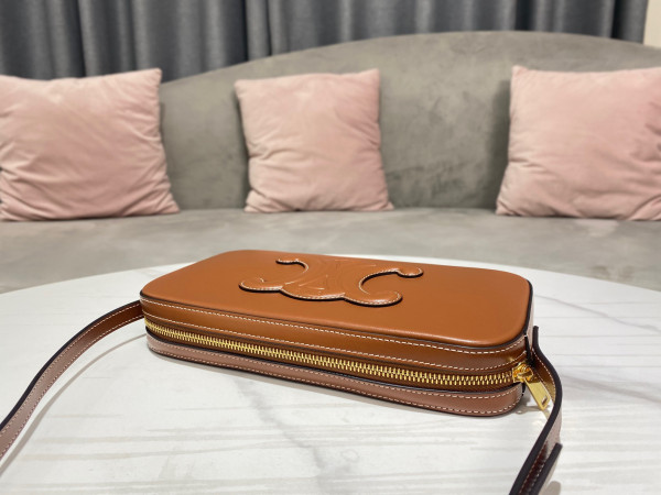 Ce**e mini camera shoulder bag