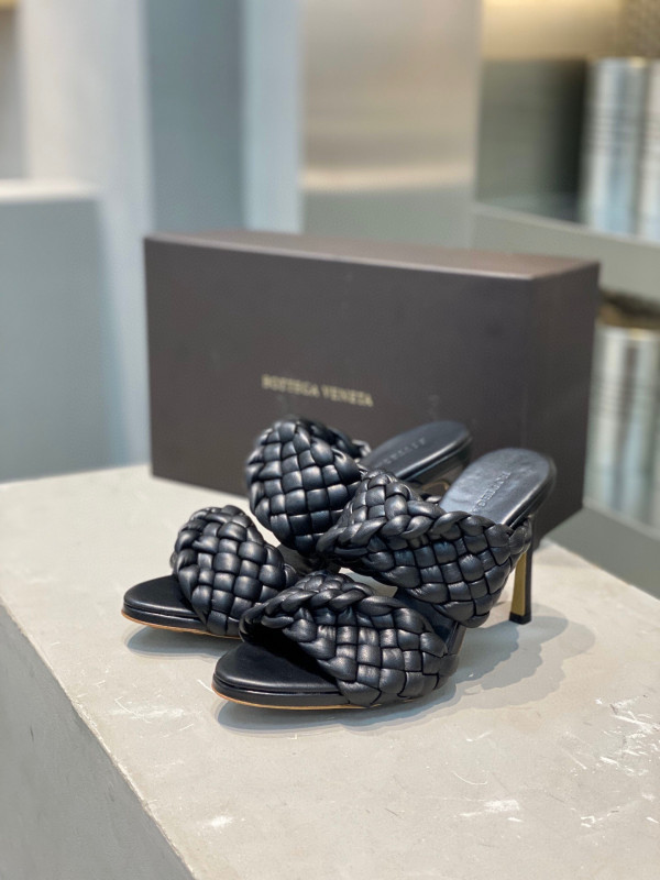 Bo*te*ga ve*ne*ta curve