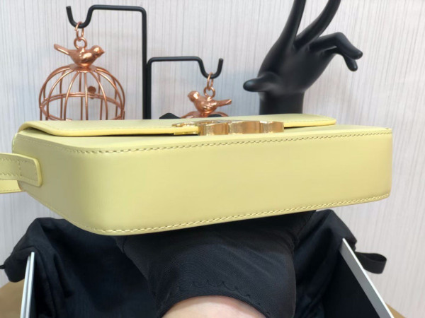 Ce**e triomphe shoulder bag