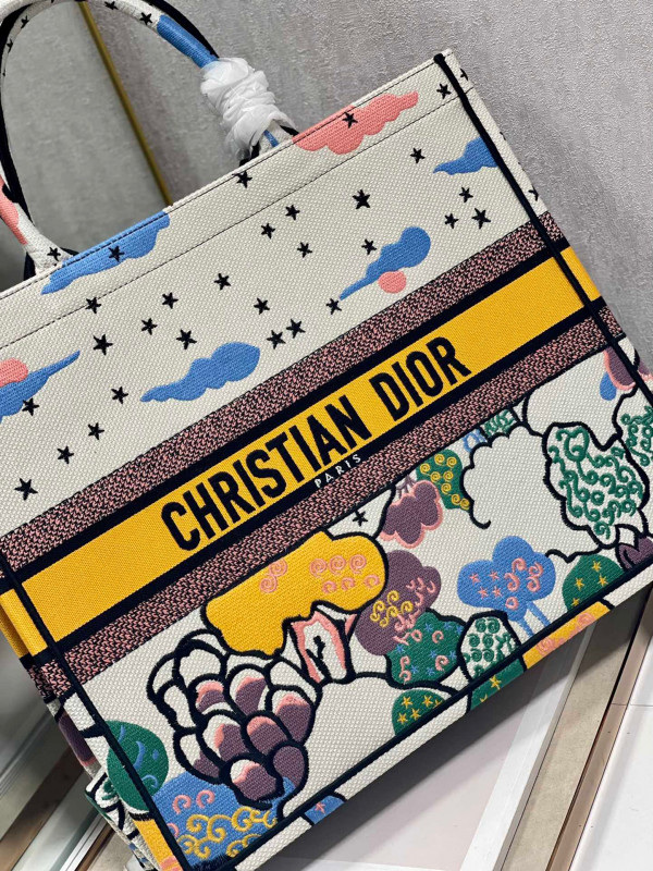 large D*or book tote