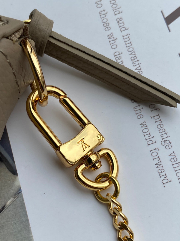 l**is V*t*n mini pochette accessoires