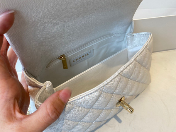 CL FLAP BAG WITH TOP HANDLE