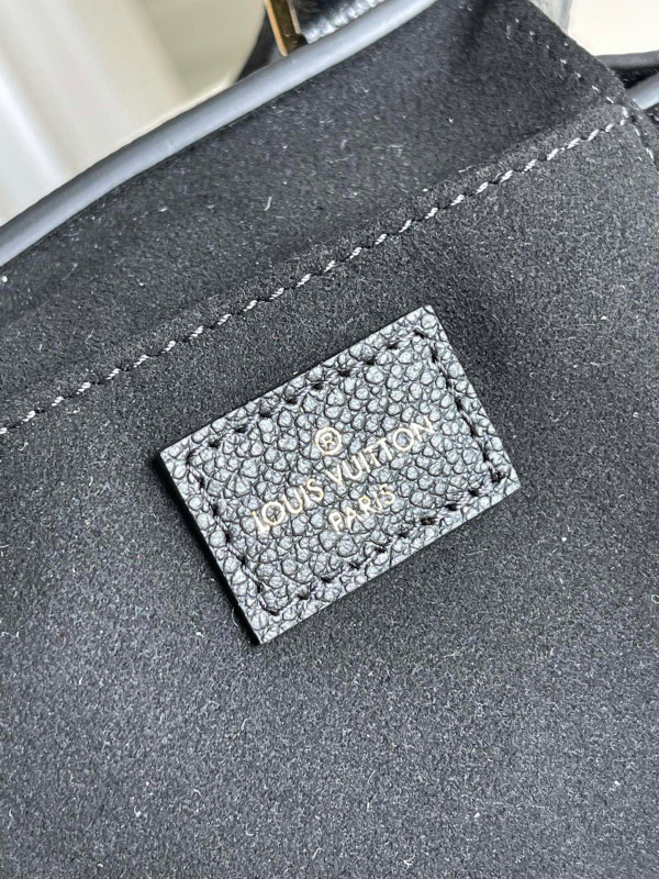 l**is V*t*n petit sac plat