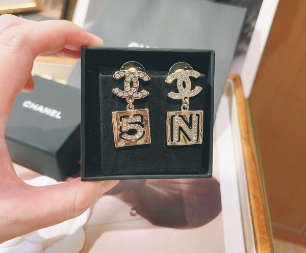 CL EARRINGS