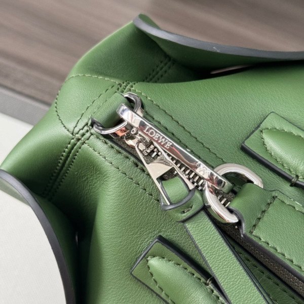 LOEWE Elephant Bag IN CLASSIC CALFSKIN