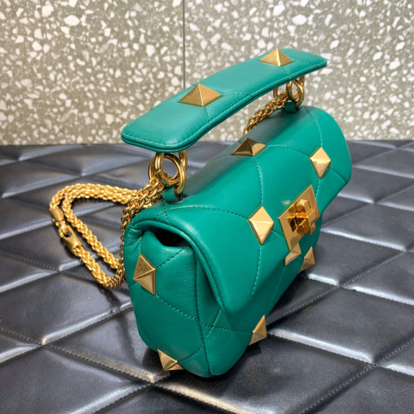 VALENTINO ONLINE EXCLUSIVE SMALL ROMAN STUD THE SHOULDER BAG WITH CHAIN