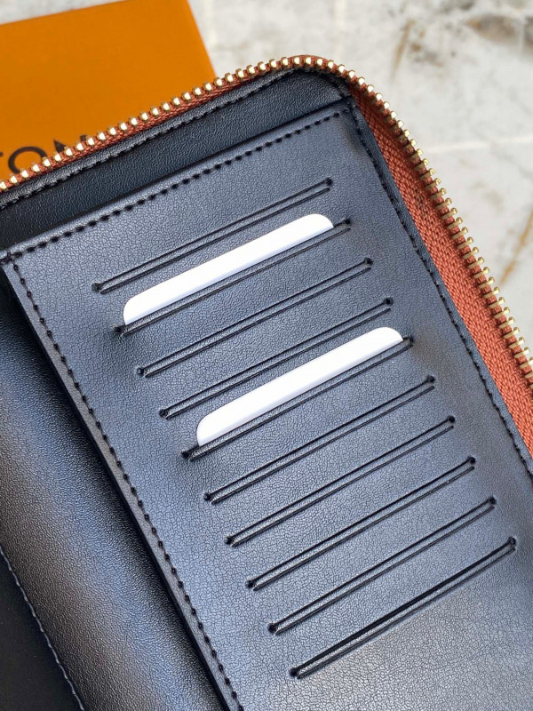 l**is V*t*n lvxnba zippy wallet