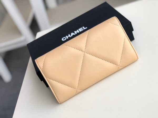 CL 19 LONG FLAP WALLET