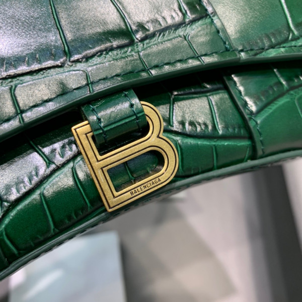 Ba*len*cia*ga hourglass