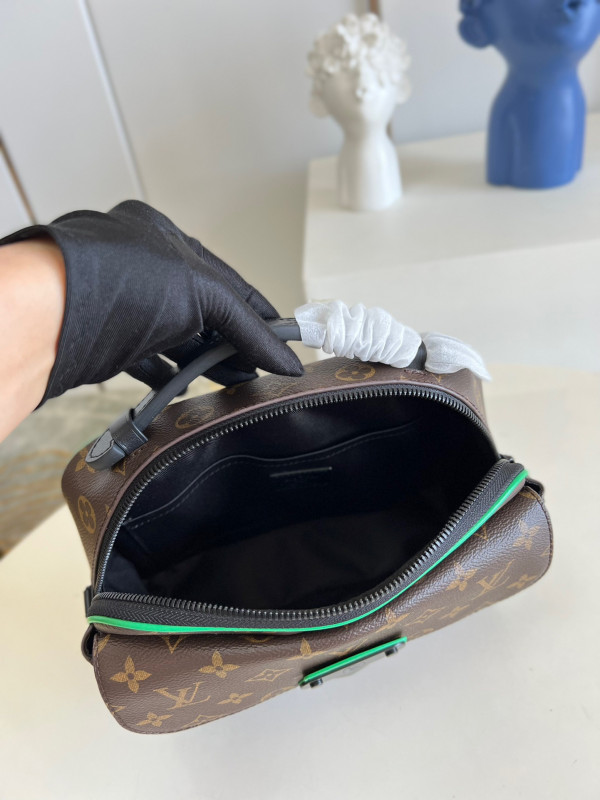 l**is V*t*n s lock messenger