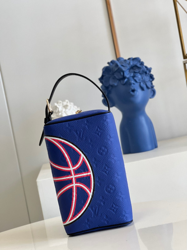 l**is V*t*n dopp kit