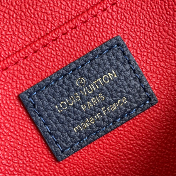 l**is V*t*n cosmetic pouch