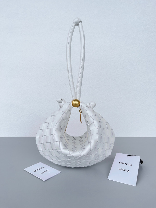 Bo*te*ga ve*ne*ta turn