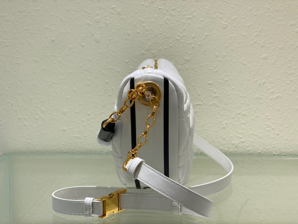 D*or medium vibe hobo bag