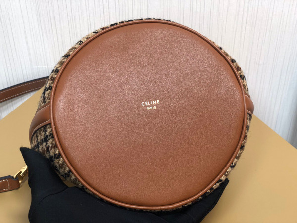 Ce**e teen bucket 16