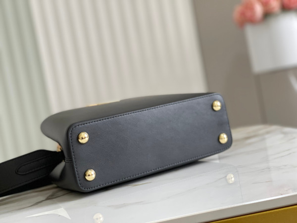 l**is V*t*n capucines bb