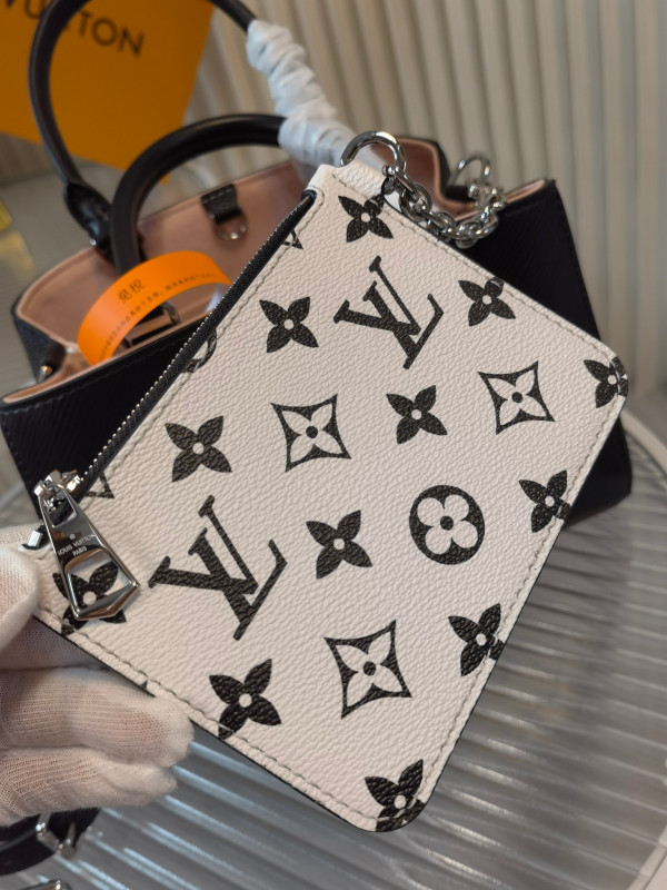 l**is V*t*n marelle tote bb