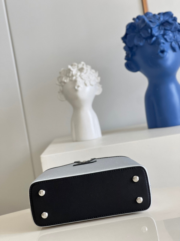 l**is V*t*n capucines mini