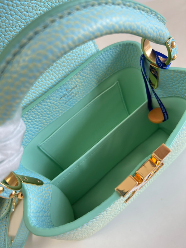 l**is V*t*n capucines mini