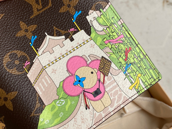 l**is V*t*n passport cover