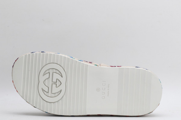 G*u*i platform slide sandal