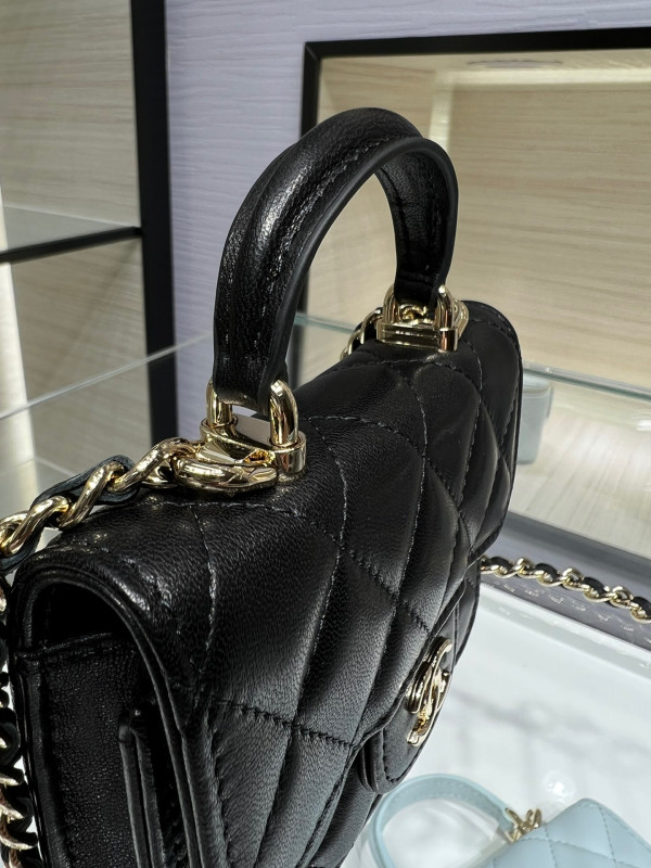 CL FLAP COIN PURSE WITH CHAIN