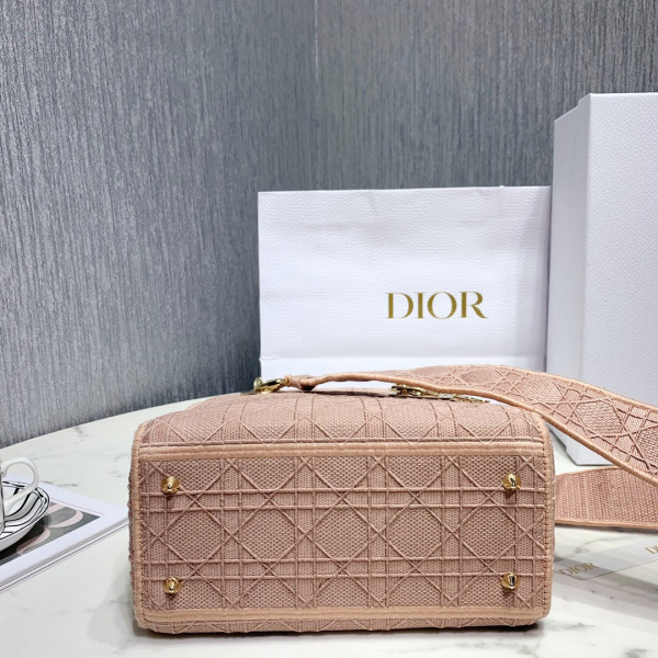 LADY D-LITE EMBROIDERED CANNAGE BAG